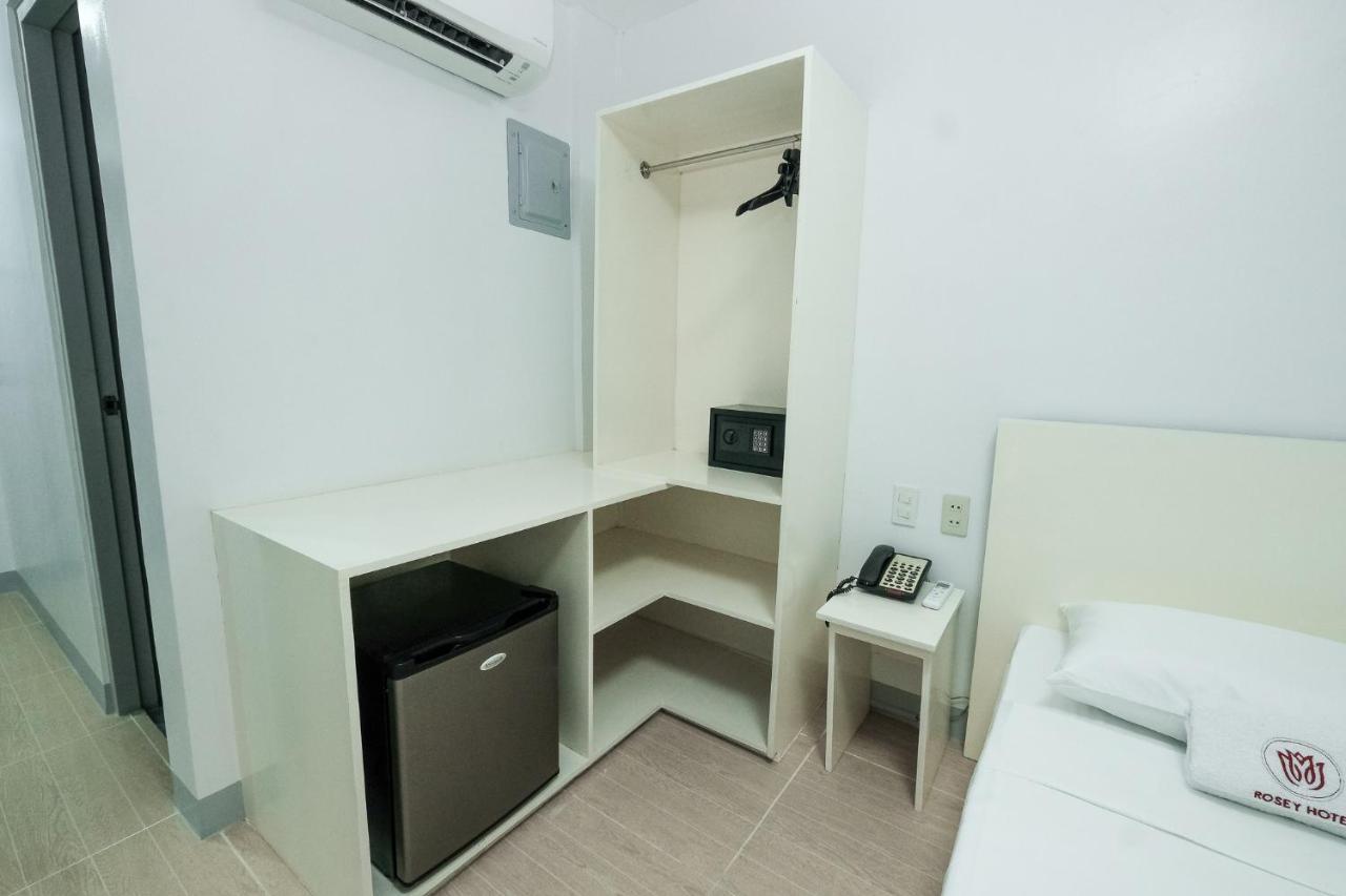 Rosey Hotel Cabanatuan City Exteriör bild
